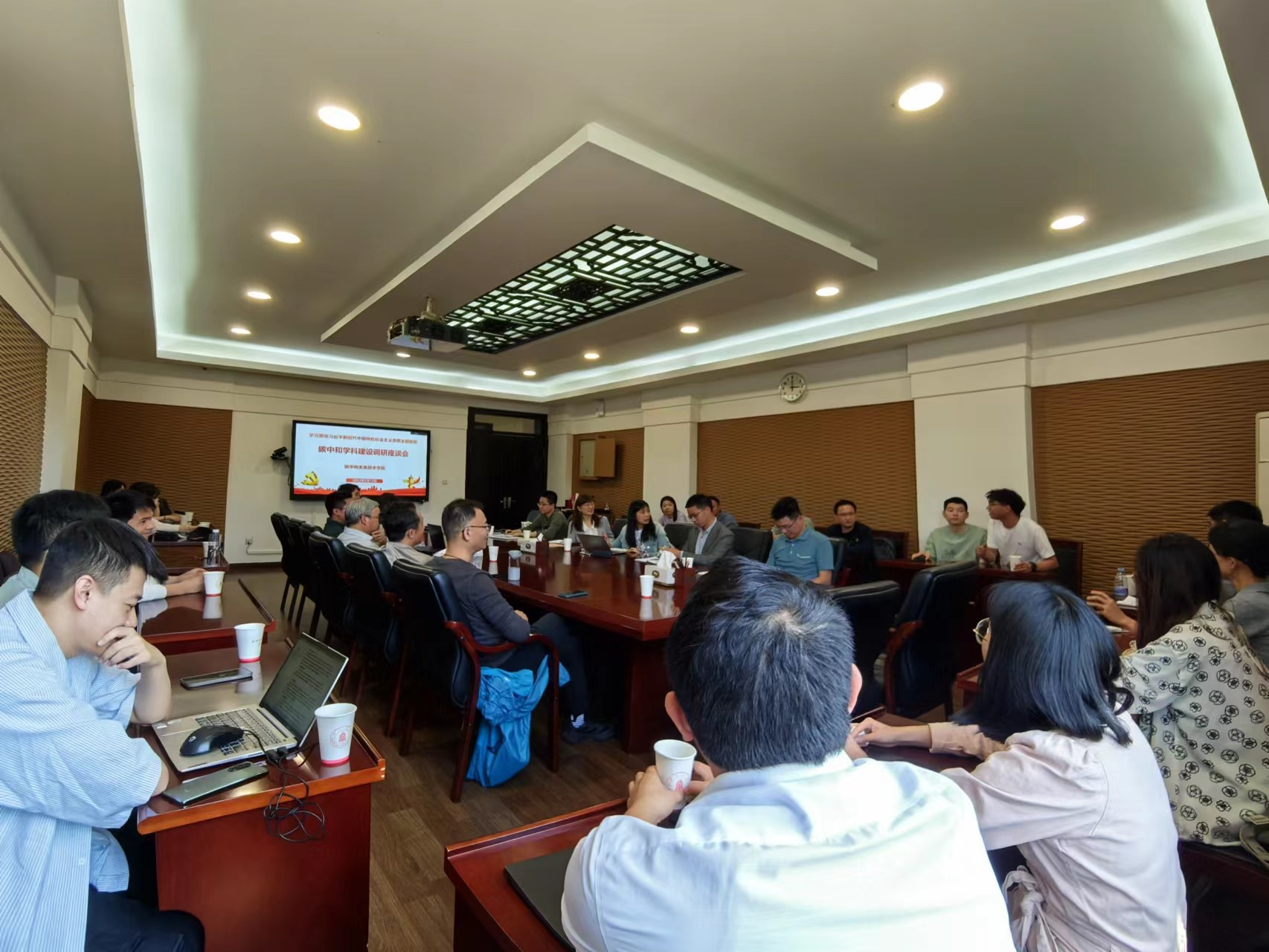 英国上市公司365